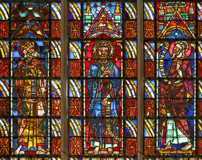 Fenster, das die Propheten Jona, Micha und Zephanja darstellt von French School